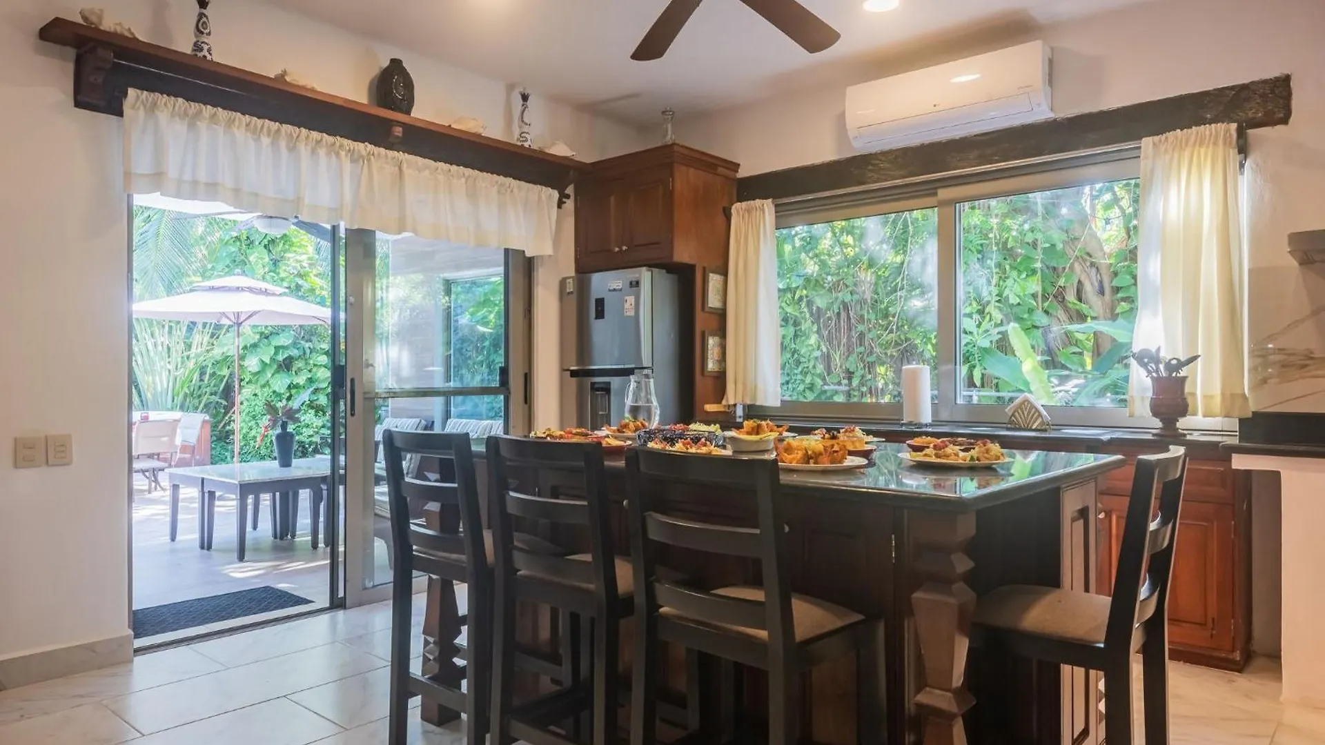 Villa Holiday, Weekly Monthly Discount Private Pool, Bbq, Family Friendly